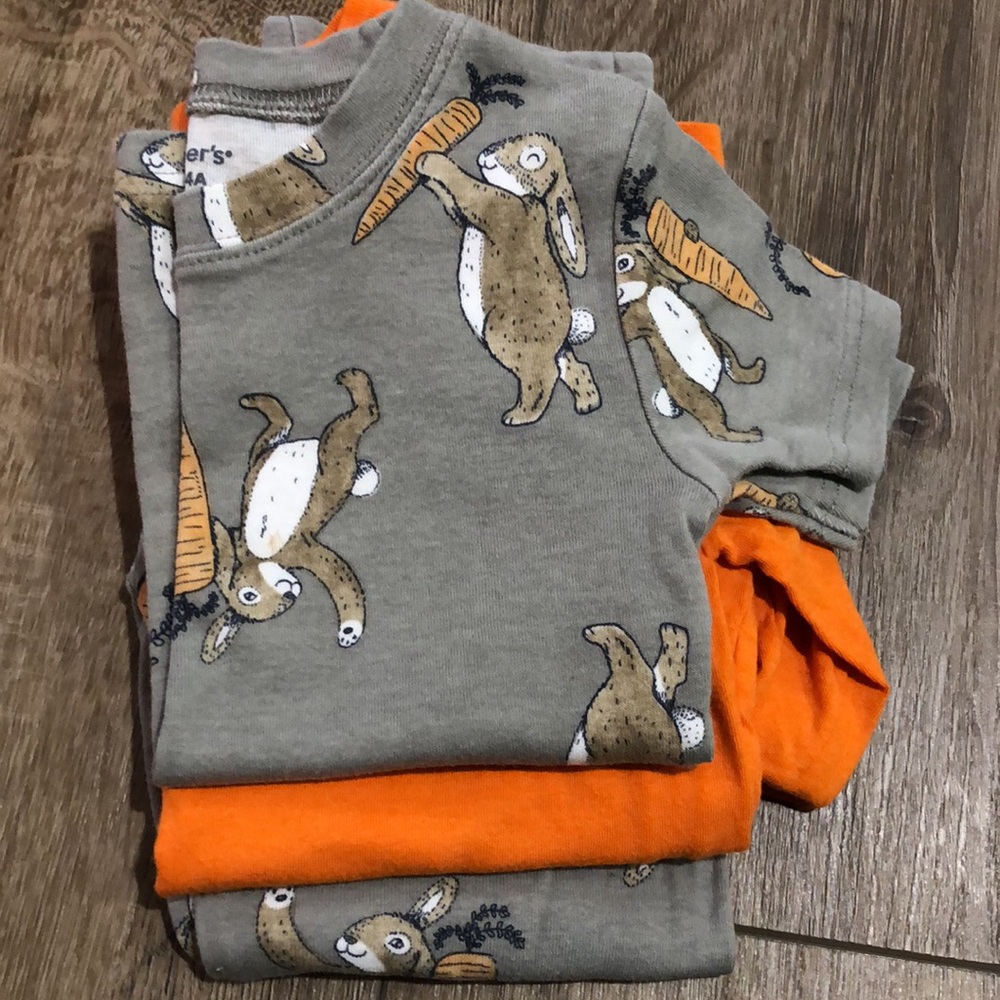 Like new - CARTER’S Peter Rabbit PJ set - Picture 3 of 4